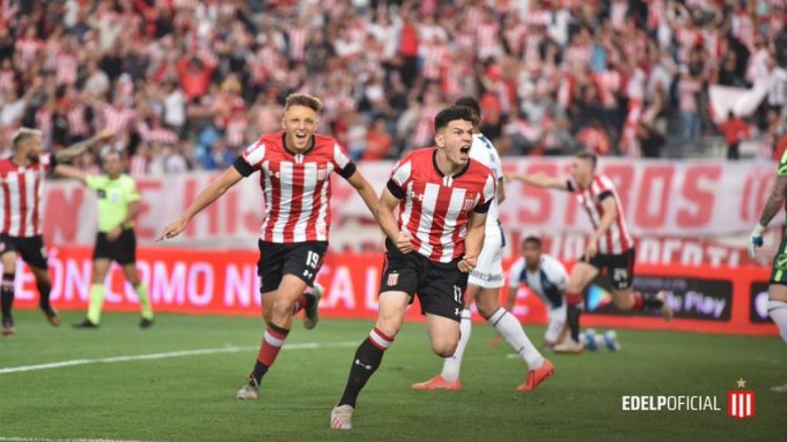 Castro festeja el 1-0 de Estudiantes ante Talleres en aquella racha de 2019.