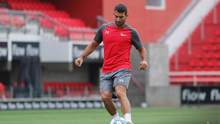 Estudiantes entrenó en UNO y Quatrocchi paró el equipo