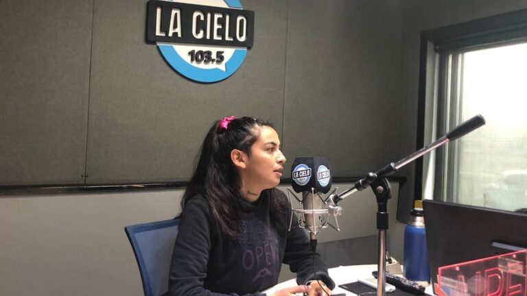 Celeste Encina, profesora de Hockey en el Club Alianza: “Se viene impulsando en los barrios un deporte que es de origen elitista”