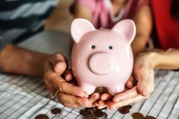 por la inflacion, una familia bahiense tuvo que ganar casi el doble que hace un ano para no caer en la pobreza