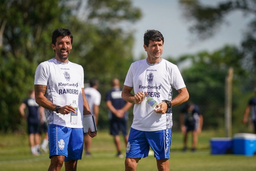 Nicolás Cabrera y Sebastián Romero en una práctica de Gimnasia.