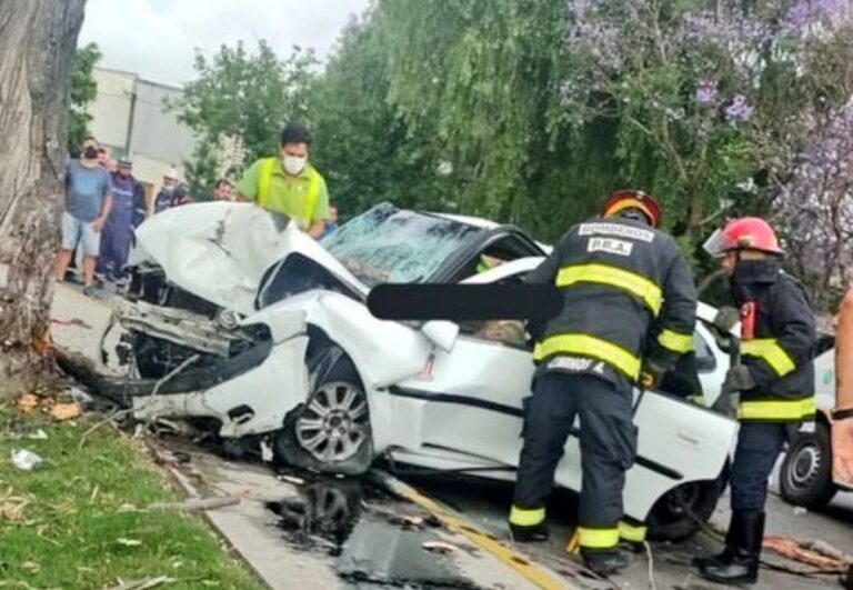 Choque fatal en La Plata termina con la vida de dos personas
