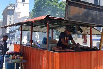 Mar del Plata: comieron choripanes en un piquete y tendrían triquinosis (Foto ilustración) 
