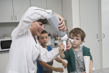 El Ministerio de Ciencia, Tecnología e Innovación lanzó Científicas que cuentan: hay tiempo de participar hasta el 27 de julio.