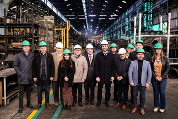 santiago cafiero visito una metalurgica proveedora del gasoducto