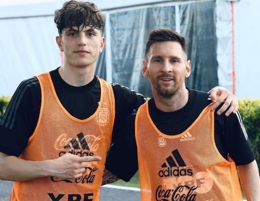 Garnacho le faltó el respeto al ex equipo de Messi y puede haber un tirón de orejas desde la Selección.