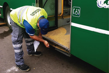 ¿Cuáles son los incumplimientos más comunes del transporte público a personas con discapacidad?