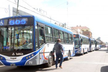 las empresas de transporte publico le pusieron precio al boleto de colectivo y amenazan con parar
