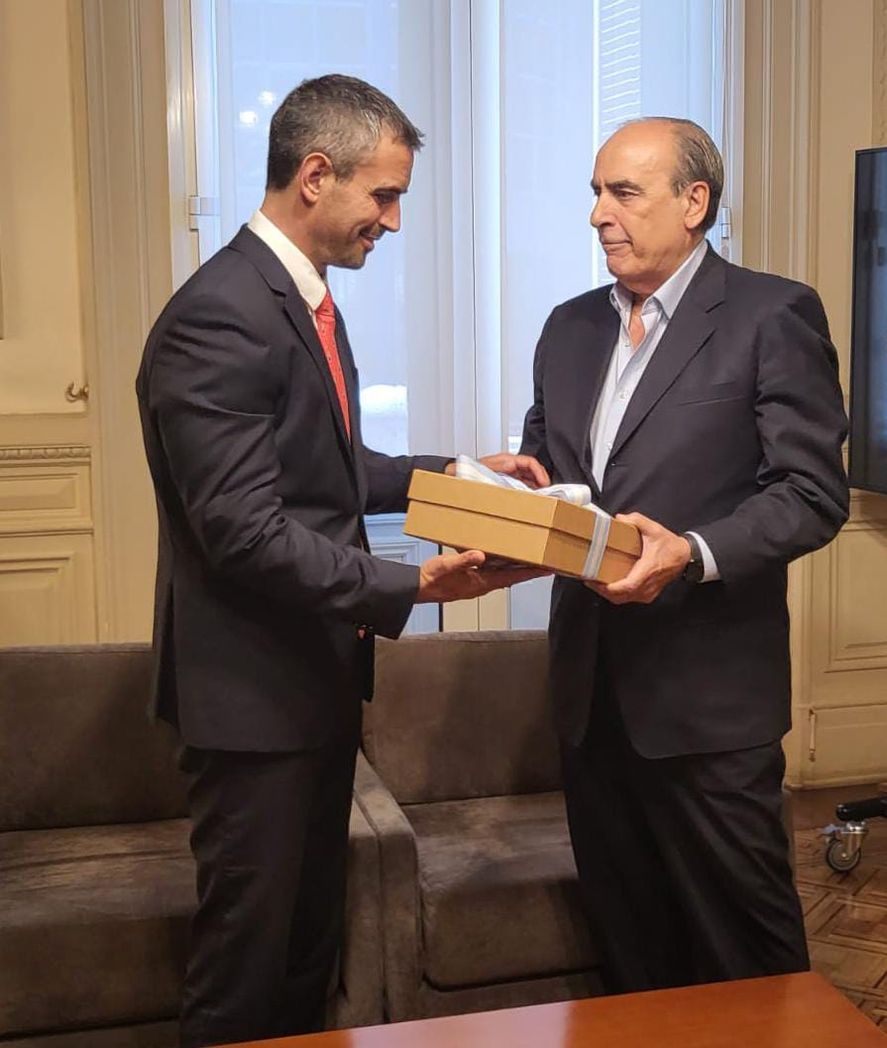 Cómo es y qué modifica la Ley Ómnibus que Javier Milei mandó al Congreso