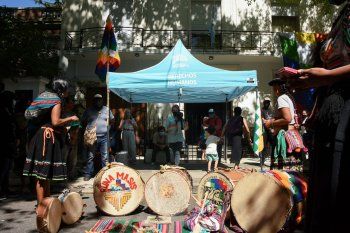 restituyen a la comunidad indigena punta querandi de tigre los restos de 8 ancestros