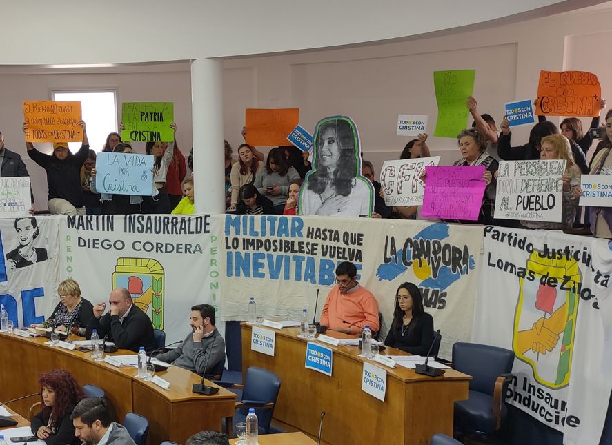 En Lomas también hubo una defensa férrea a Cristina Kirchner, y se advirtió