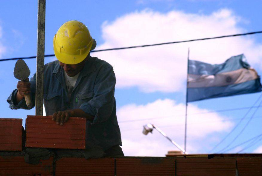 La construcción bajó en febrero