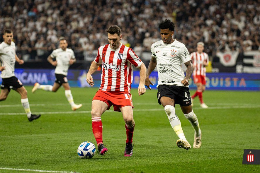 Ni Mauro Boselli ni Guido Carrillo patearon en la definición por penales entre Estudiantes y Corinthians. Ni Mauro Boselli ni Guido Carrillo patearon en la definición por penales entre Estudiantes y Corinthians.