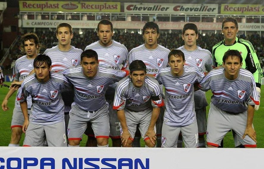 Coronel, hoy en Gimnasia, por entonces en River.