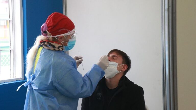 Crecen los casos  de Covid-19 en la provincia: casi 1500 en 24 horas