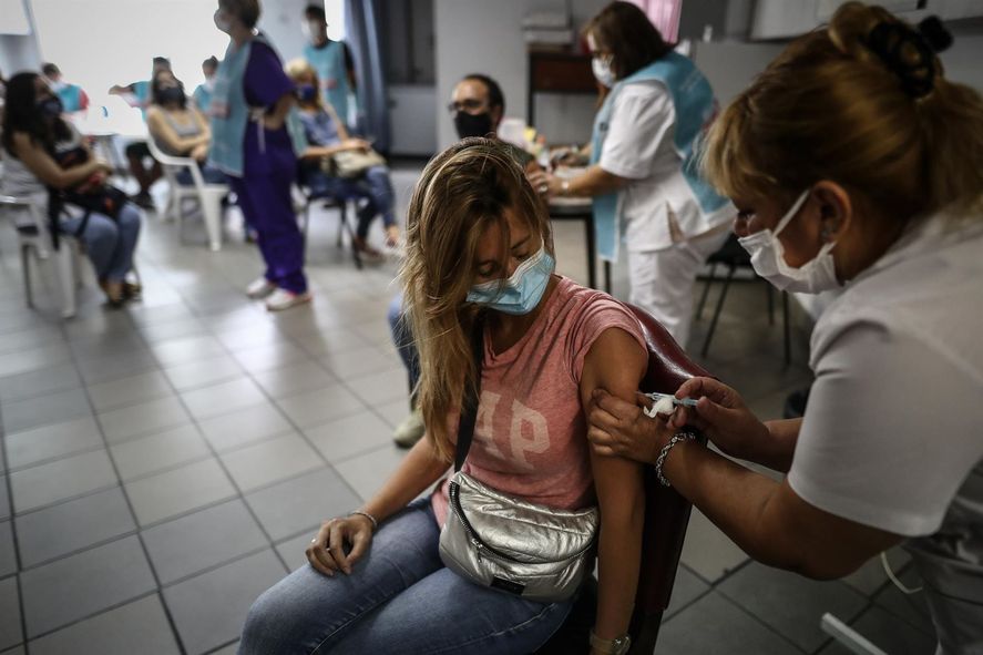 En las últimas 24 horas, se confirmaron 378 casos y 13 fallecidos de coronavirus en la provincia de Buenos Aires.