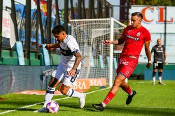 Cristian Tarragona, en la visita de Gimnasia a Arsenal por la Liga Profesional (Foto: Prensa GELP)