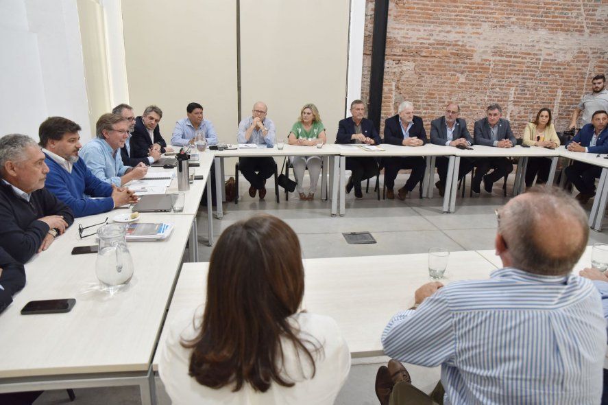 El gobierno nacional y algunas provincias recibieron a representantes del campo para evaluar la situación del sector.