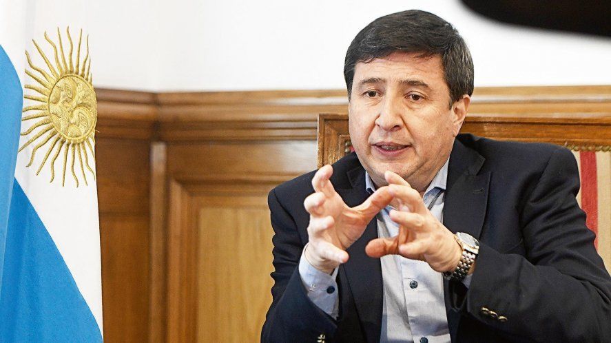 El ministro Arroyo apuesta a las panaderías populares para producir pan a precio accesible