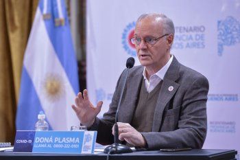 El ministro de Salud bonaerense, Daniel Gollán, apuntó contra los privados por las demoras en la carga de datos de fallecidos por covid-19.
