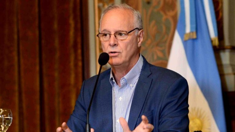 Daniel Gollán, Ministro de Salud de PBA: “Nosotros planteamos que se cierre la salida a gente que va de turismo a zona de alto riesgo del virus”