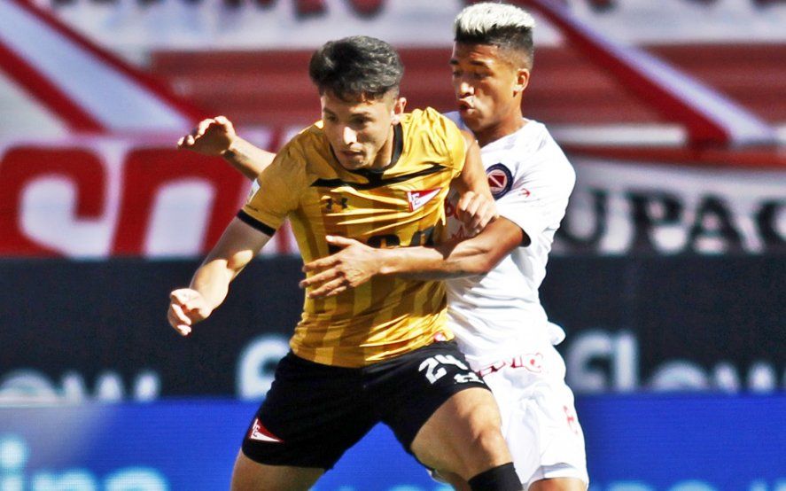 Ayala es el mejor de Estudiantes en la Copa Liga Profesional, y se afianza en el equipo de Desábato.