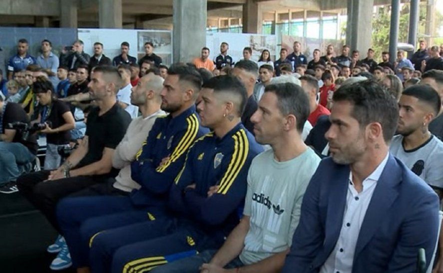 Mariano Andújar, Javier Mascherano y Marcos Rojo, junto a Martín Gorostegui y Pascual Caiella y ex Estudiantes en la Selección Argentina