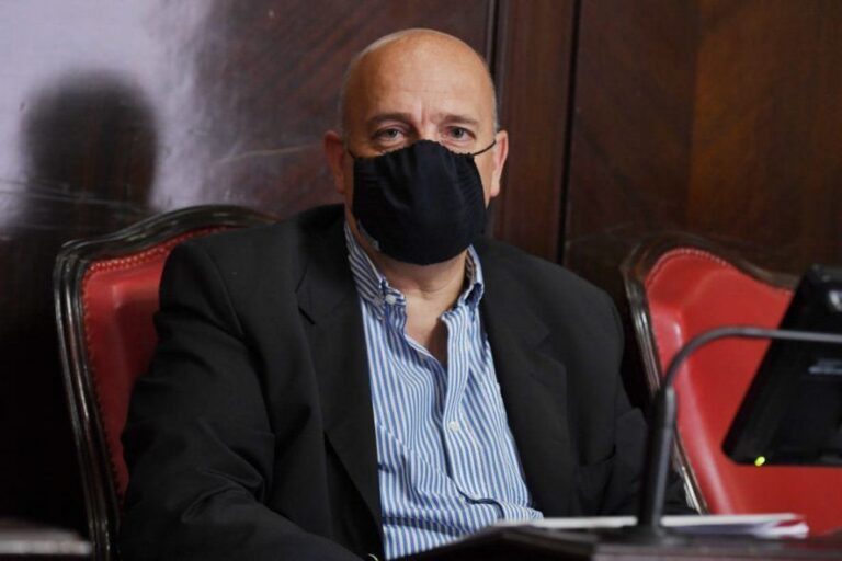 “La Ley de fin a las reelecciones indefinidas no se negocia”   