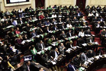 El Gobierno analiza cambios de último minuto para tratar la legalización del aborto en el Congreso.