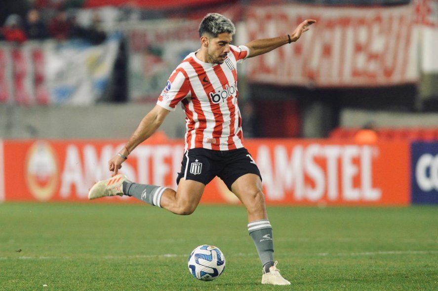 Deian Verón en acción con la camiseta de Estudiantes. (Foto: prensa EDLP) Deian Verón en acción con la camiseta de Estudiantes. (Foto: prensa EDLP)
