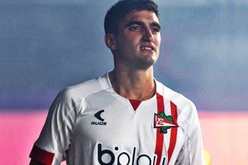 Gustavo Del Prete en la presentación de la camiseta de Estudiantes (Foto: Prensa EDLP).