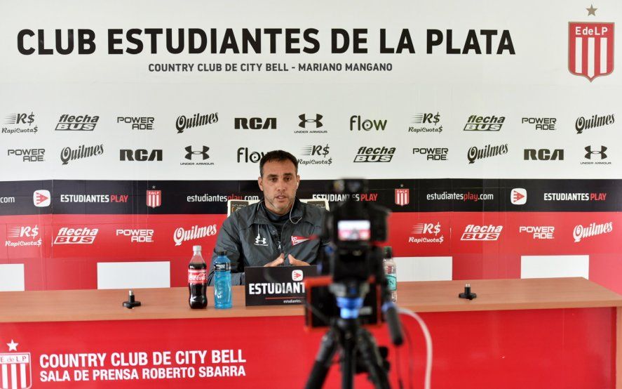 Leandro Desábato en conferencia de prensa