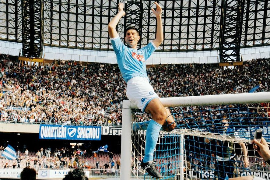 Después de Diego, el Pampa: conocé la historia y mirá el cariño recibido por Sosa en Nápoli.