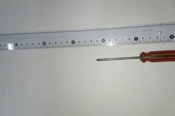 El hombre atacó con este destornillador a su expareja en el barrio El Dique