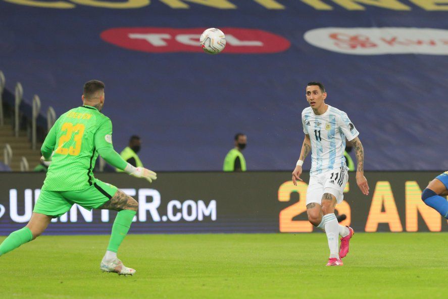 Di María definió y Argentina festejó ante Brasil