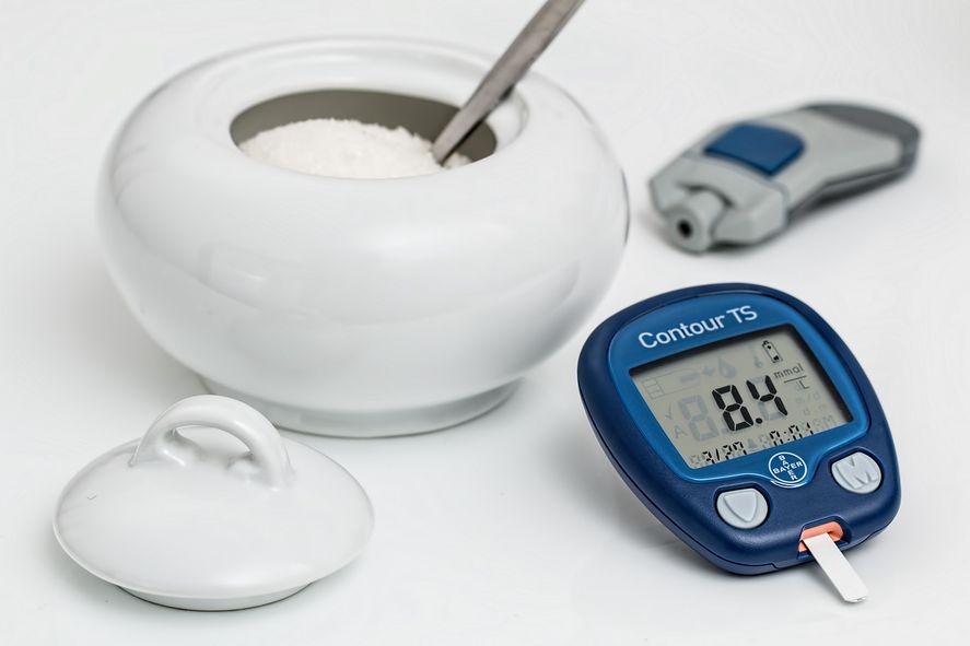 La diabetes es una enfermedad crónica que aparece cuando el páncreas no produce insulina suficiente o cuando el organismo no utiliza eficazmente la insulina que produce.