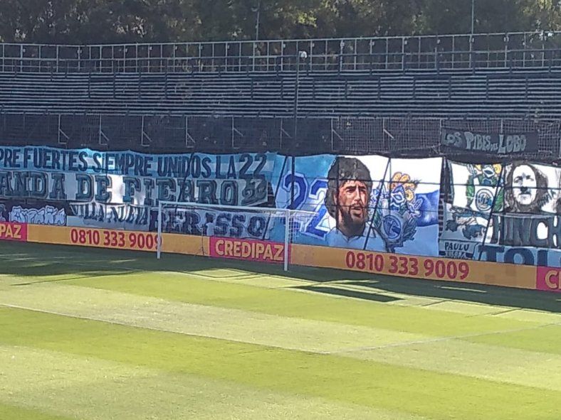 Banderas en el Bosque, en homenaje a Diego Maradona