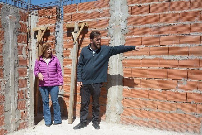 Diego Menendez, titular del Instituto de la Vivienda de la provincia de Buenos Aires, oficializó los precios de referencia de las casas construidas por el Estado.