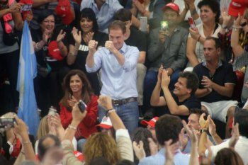 Diego Santilli lidera las encuestas en la provincia de Buenos Aires.