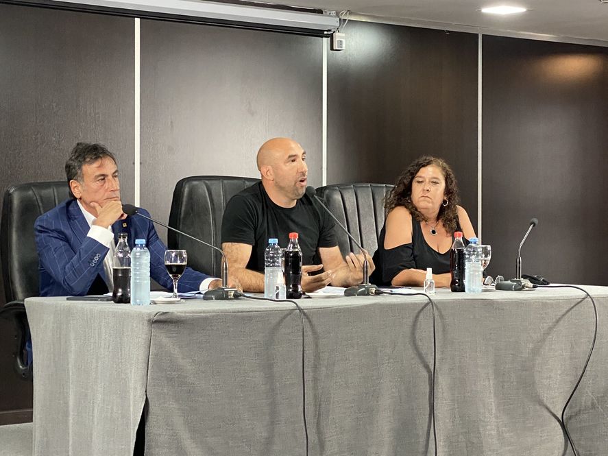 Diputados del Frente de Todos en conferencia de prensa sobre juicio político a Julio Conte Grand.