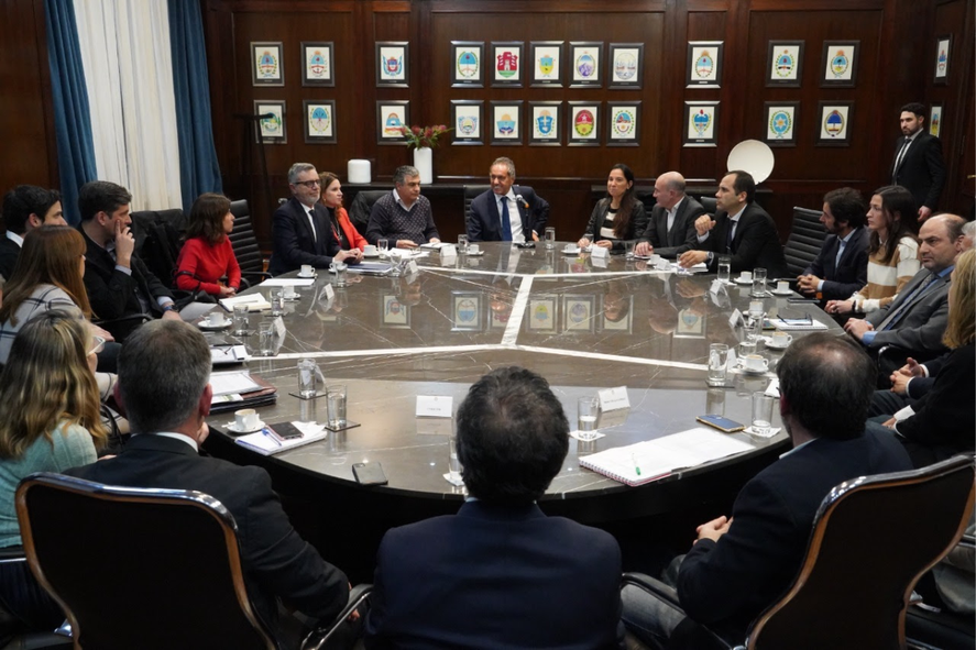En búsqueda de controlar los precios, el Gobierno se reunió con empresarios