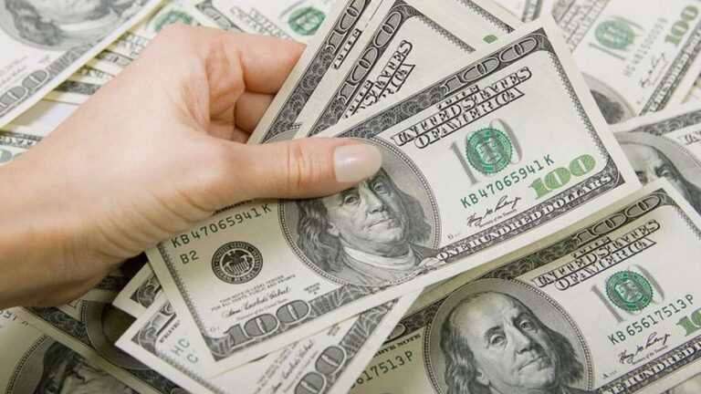 ¿A cuánto cerró el dólar el lunes 24 de enero?