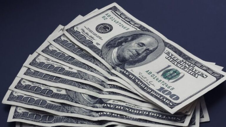 ¿A cuánto cerró el dólar el viernes 14 de octubre?