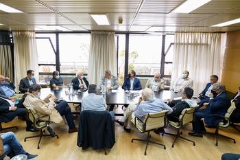 Mesa de trabajo entre el Ministerio de Transporte de la provincia de Buenos Aires y empresarios.
