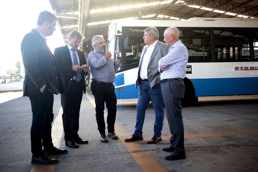 Jorge D'Onofrio con los empresarios de DOTA