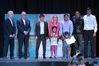 Axel Kicillof en su visita a Tandil.