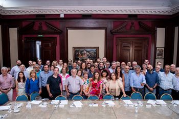 La foto de Axel Kicillof y su gabinete junto a los representantes sindicales.