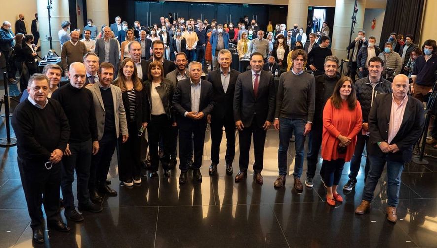 La foto de unidad de la oposición.