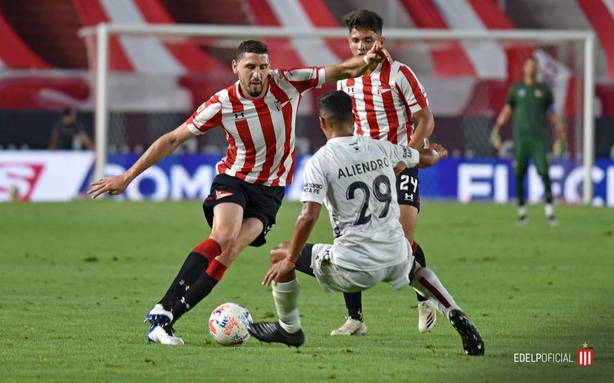 Colón complicó a Estudiantes y le ganó en su casa.