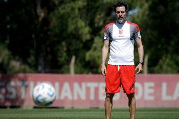 Eduardo Domínguez y un nuevo objetivo trunco con Estudiantes